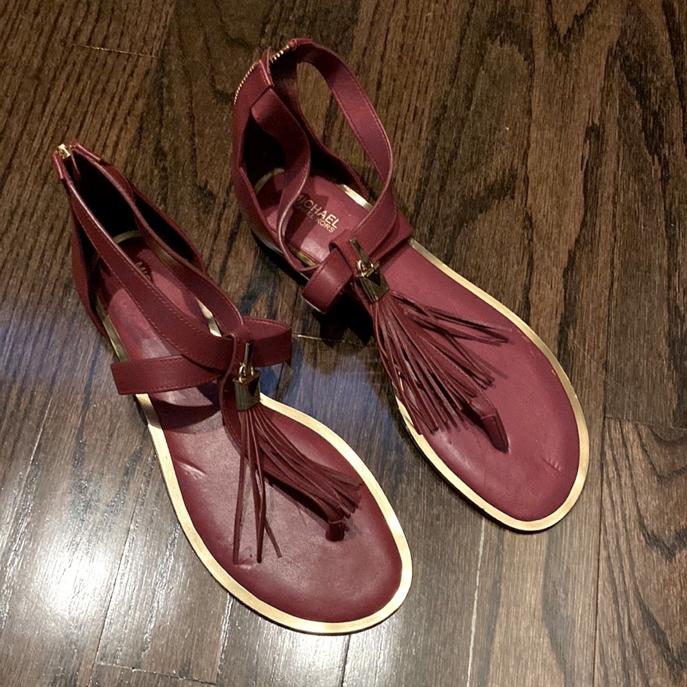 Michael Kors red sandals, never worn, size 7,5